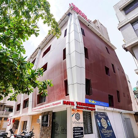 Fabhotel Vrundavan, Athwa Bhatha Bagian luar foto