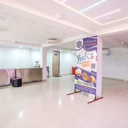 Fabhotel Vrundavan, Athwa Bhatha Bagian luar foto