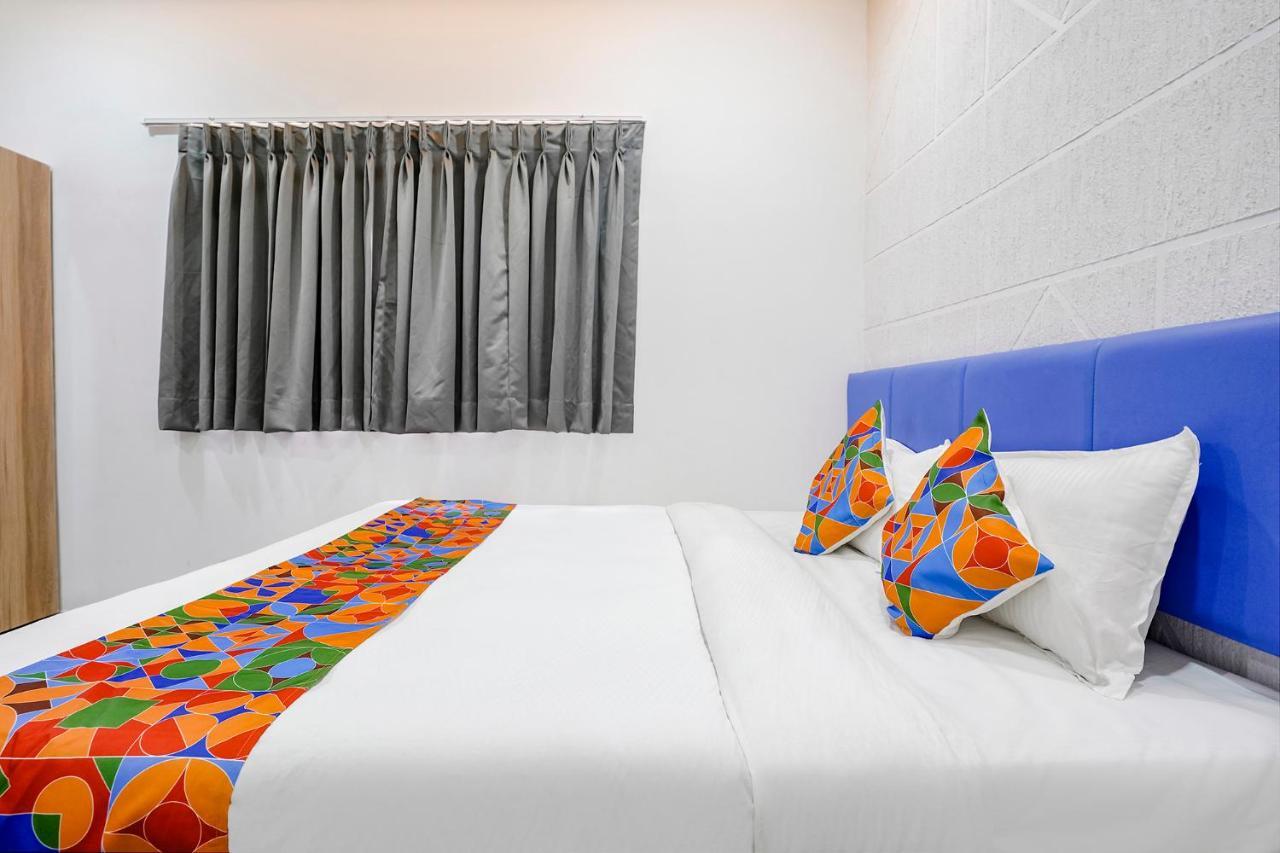 Fabhotel Vrundavan, Athwa Bhatha Bagian luar foto