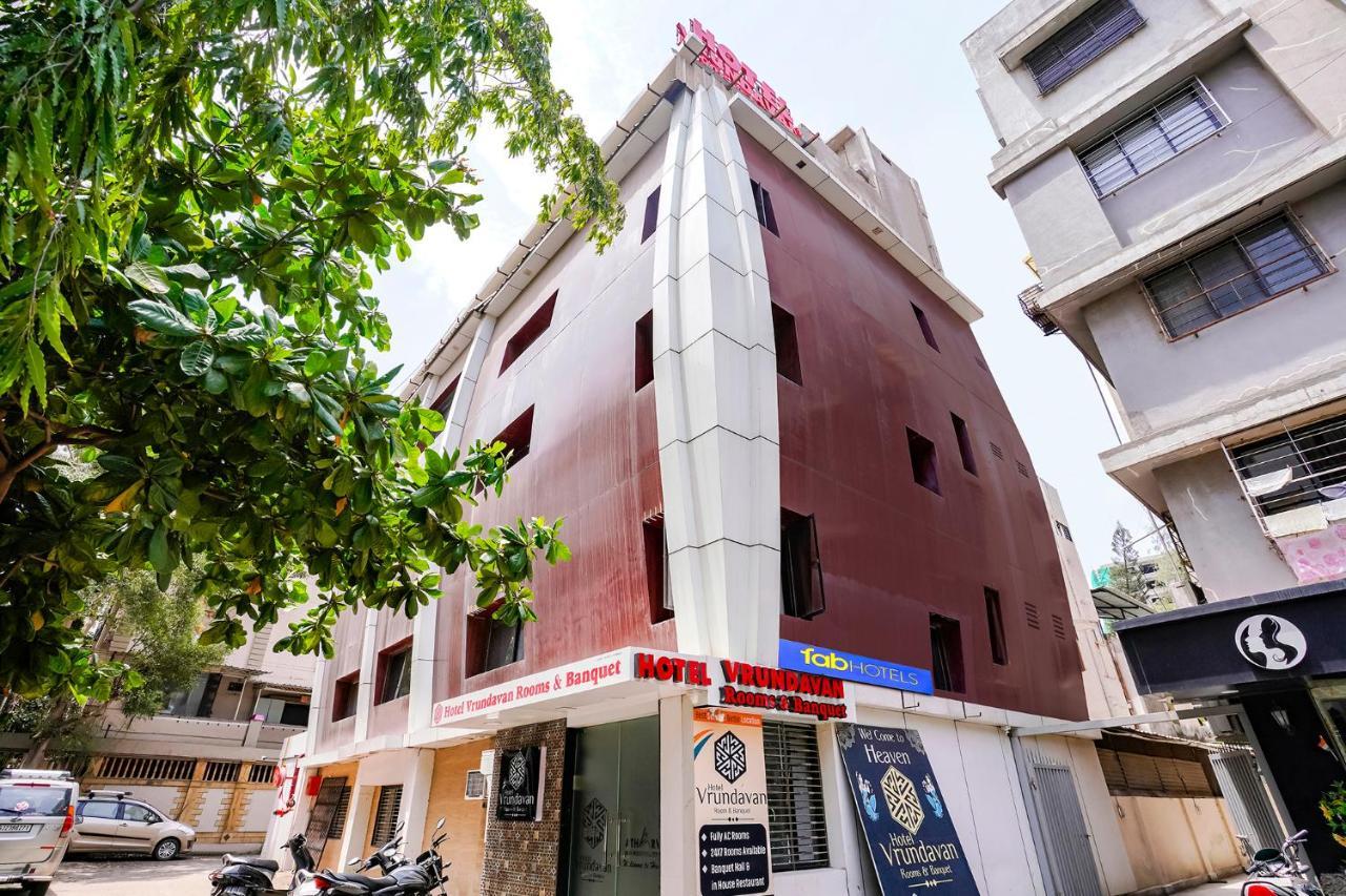 Fabhotel Vrundavan, Athwa Bhatha Bagian luar foto