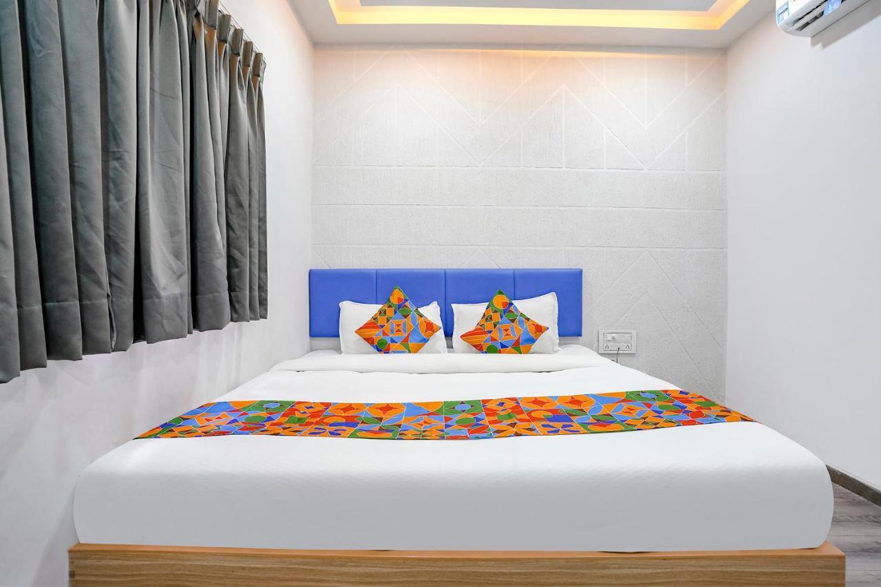 Fabhotel Vrundavan, Athwa Bhatha Bagian luar foto