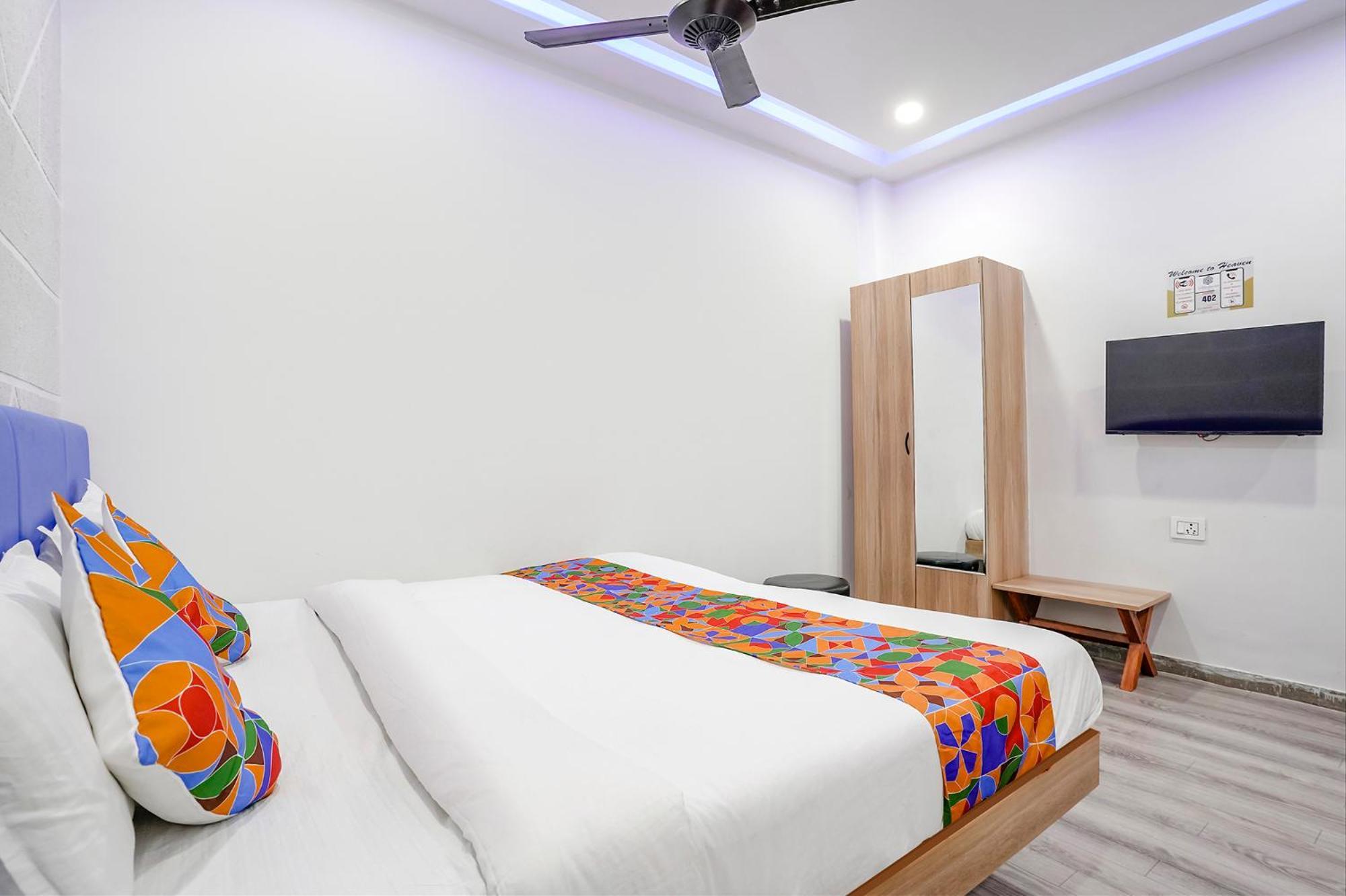 Fabhotel Vrundavan, Athwa Bhatha Bagian luar foto