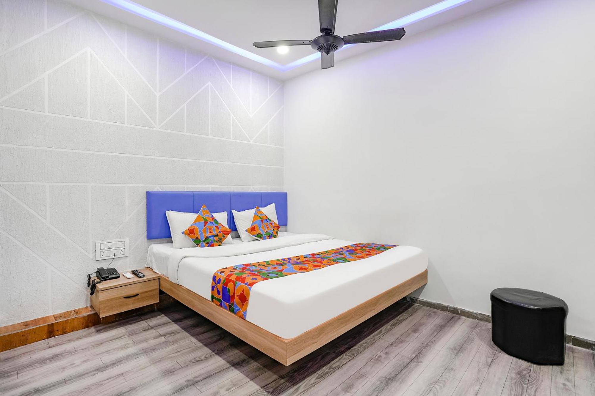 Fabhotel Vrundavan, Athwa Bhatha Bagian luar foto