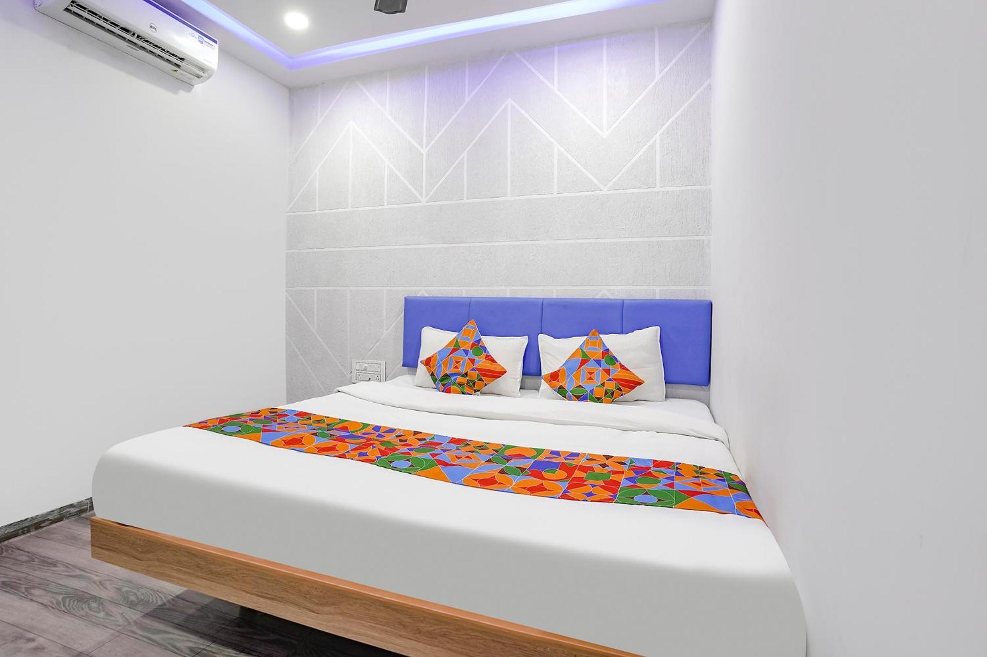 Fabhotel Vrundavan, Athwa Bhatha Bagian luar foto